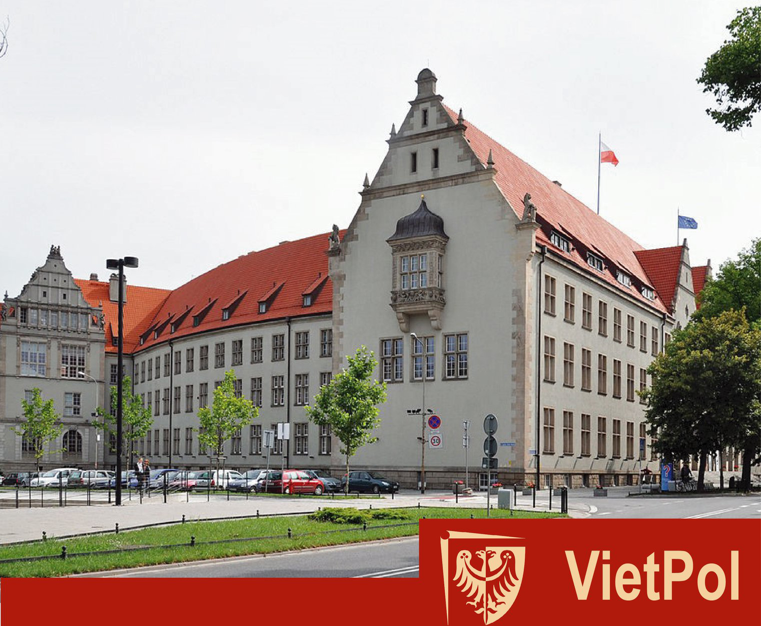 Trường Đại học Bách khoa Wroclaw Tuyển Sinh Hệ Cử Nhân